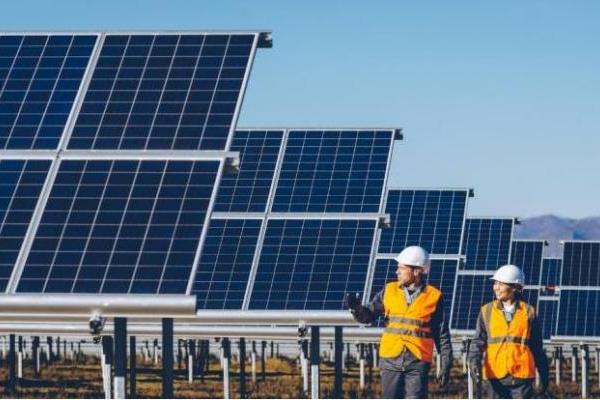 Diferencias y distinciones de material de fusible fotovoltaico